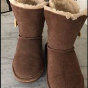 Girls brown boot with faux fur lining - size 13